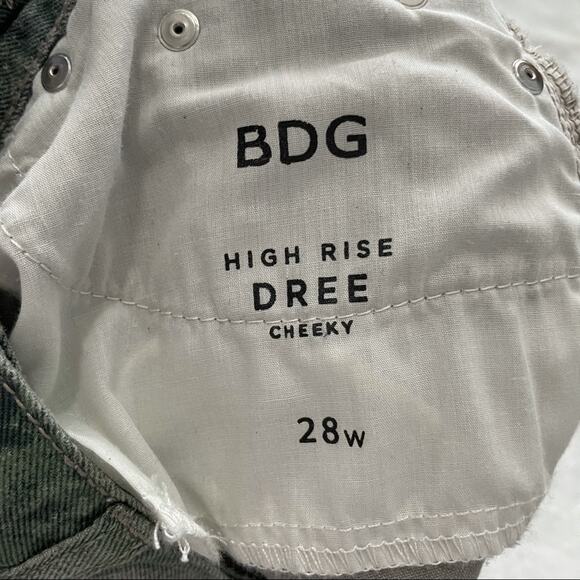 BDG camouflage high rise DREE cheeky jean shorts camo size 28 - Picture 3 of 5